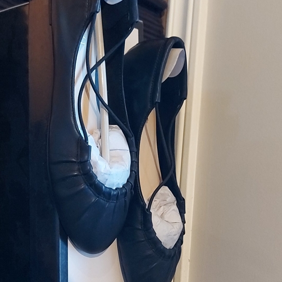 Shoes - Picture 2 of 4